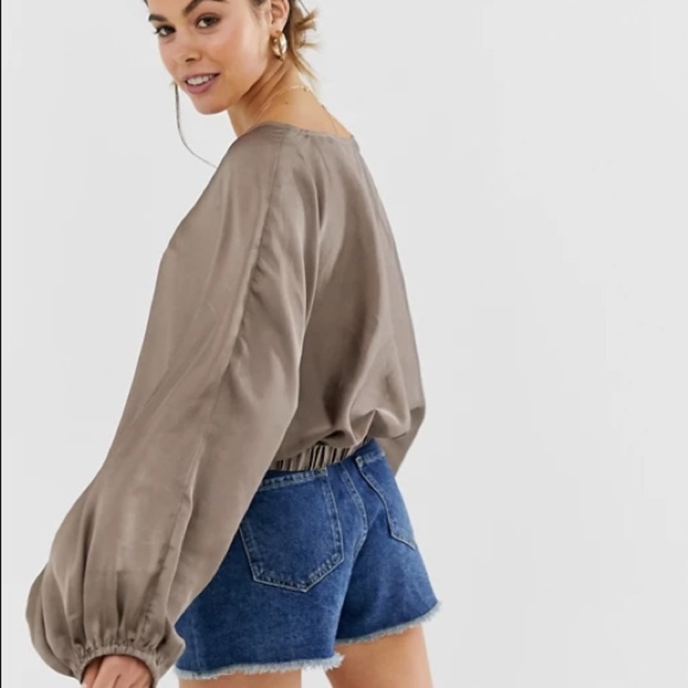 FREE PEOPLE VIBES CROPPED BLOUSE , “mushroom”